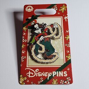 Disney Parks Goofy Holiday Cheer Christmas Pin Garland New on Card